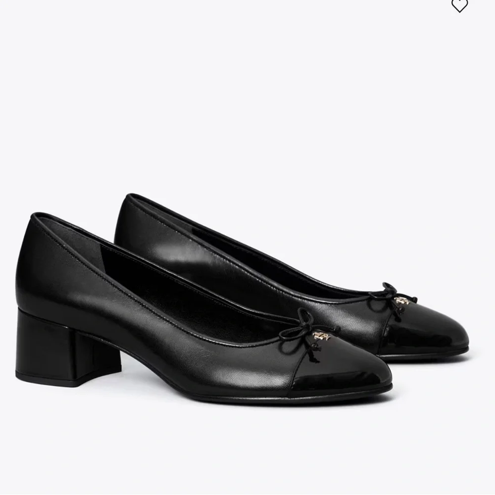 TORY BURCH BLACK CAP TOE PUMP HEEL | 8